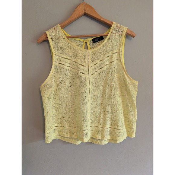 ASTR the Label Tops - ASTR the Label Open Knit Yellow Floral Lace Sleeveless Top Keyhole Back Sunny